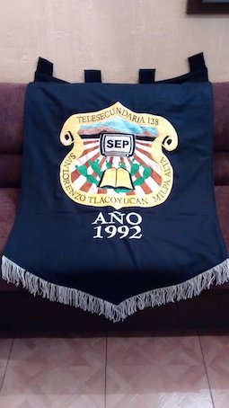 ESTANDARTE  INSTITUCIONAL BORDADO